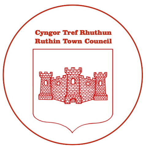 logo cyngor tref rhuthun